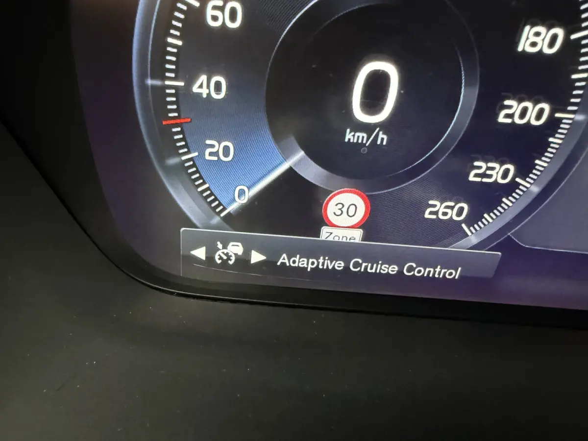 2.0 T8 Twin Engine AWD Momentum 7P Panorama dak Trekhaak