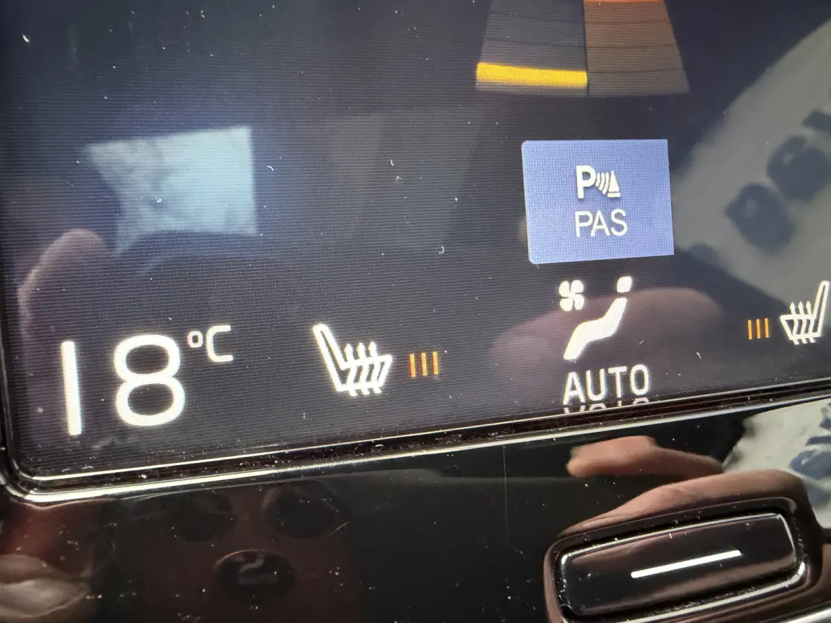 2.0 T8 Twin Engine AWD Momentum 7P Panorama dak Trekhaak