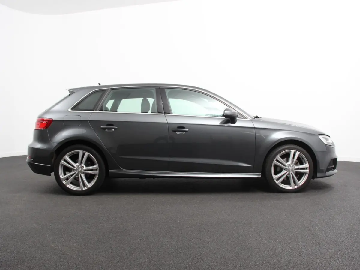 1.5 TFSI CNG Automaat S-Line Navigatie Parkeersensoren achter Cruise Control Stoelverwarming 18"Lichtmetalen velgen Ledverlichting Climate Control