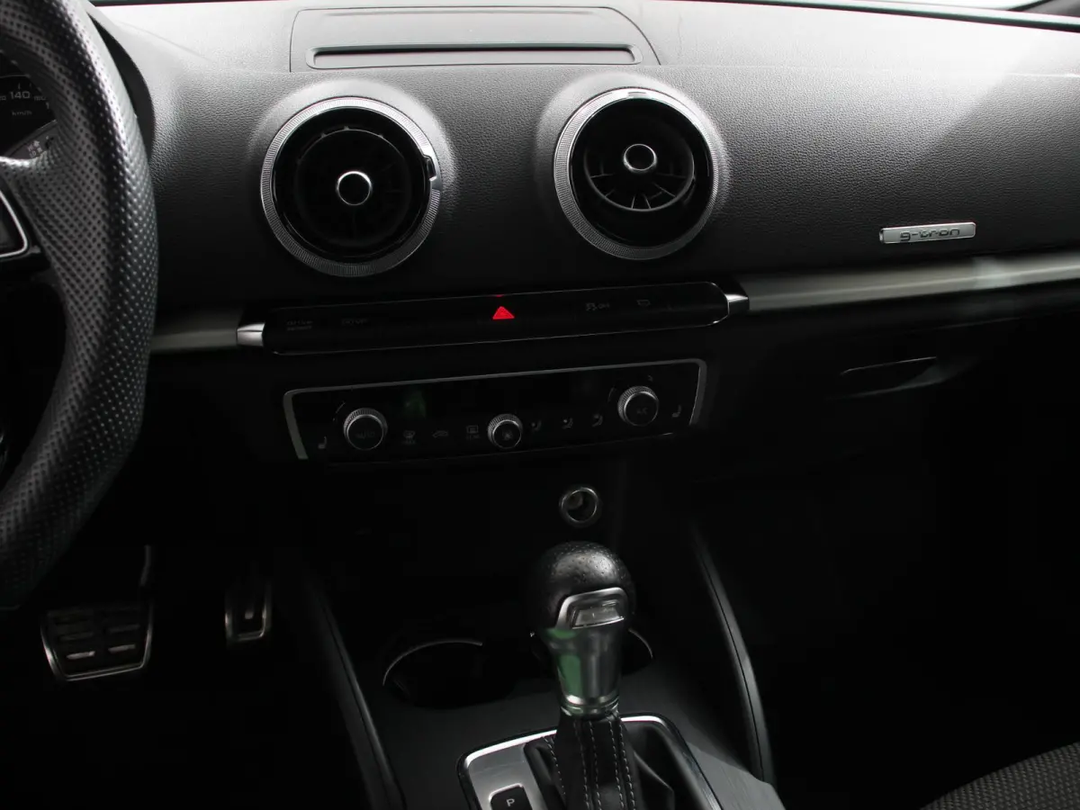 1.5 TFSI CNG Automaat S-Line Navigatie Parkeersensoren achter Cruise Control Stoelverwarming 18"Lichtmetalen velgen Ledverlichting Climate Control