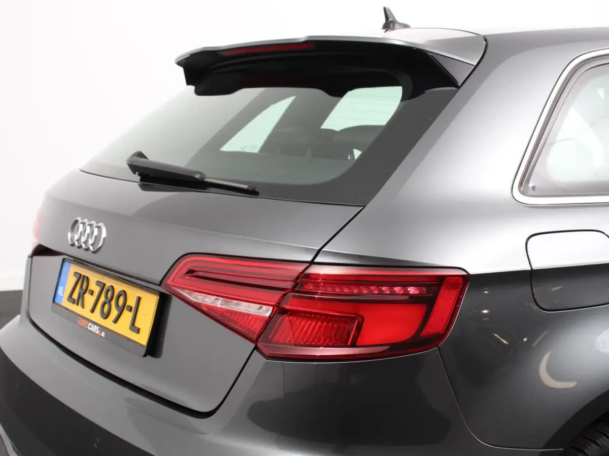 1.5 TFSI CNG Automaat S-Line Navigatie Parkeersensoren achter Cruise Control Stoelverwarming 18"Lichtmetalen velgen Ledverlichting Climate Control