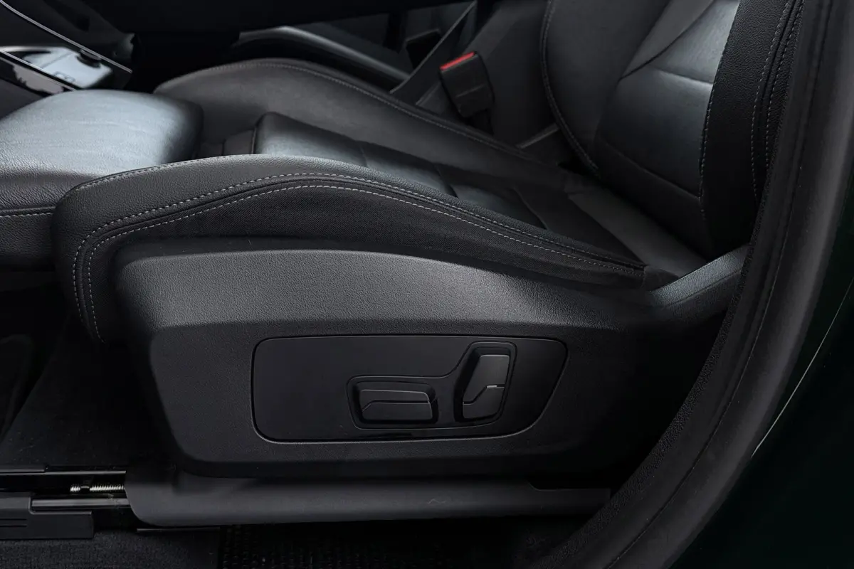 SDrive18i X-line | Panoramadak | 360-camera | Leer | Sportstoelen | Individual 20 inch velgen.