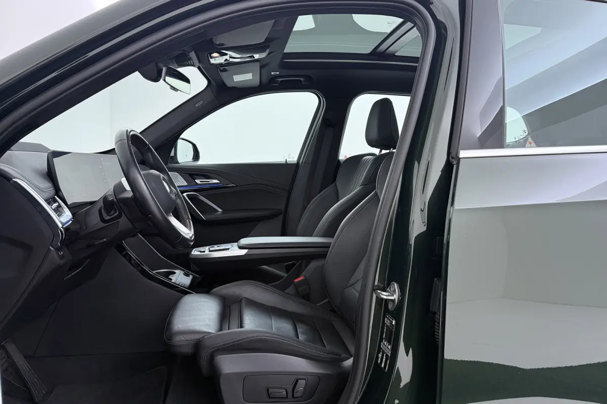 SDrive18i X-line | Panoramadak | 360-camera | Leer | Sportstoelen | Individual 20 inch velgen.