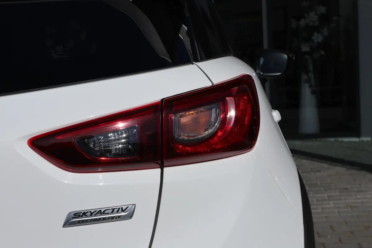 2.0 SkyActiv-G 121 Sportive Clima / Navi / Cruise / Apple-Android / LM-Velgen