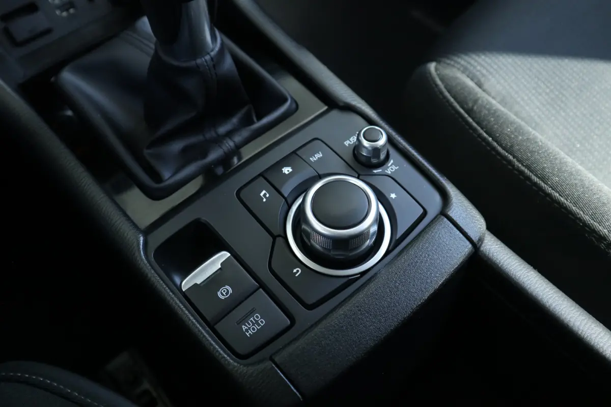 2.0 SkyActiv-G 121 Sportive Clima / Navi / Cruise / Apple-Android / LM-Velgen