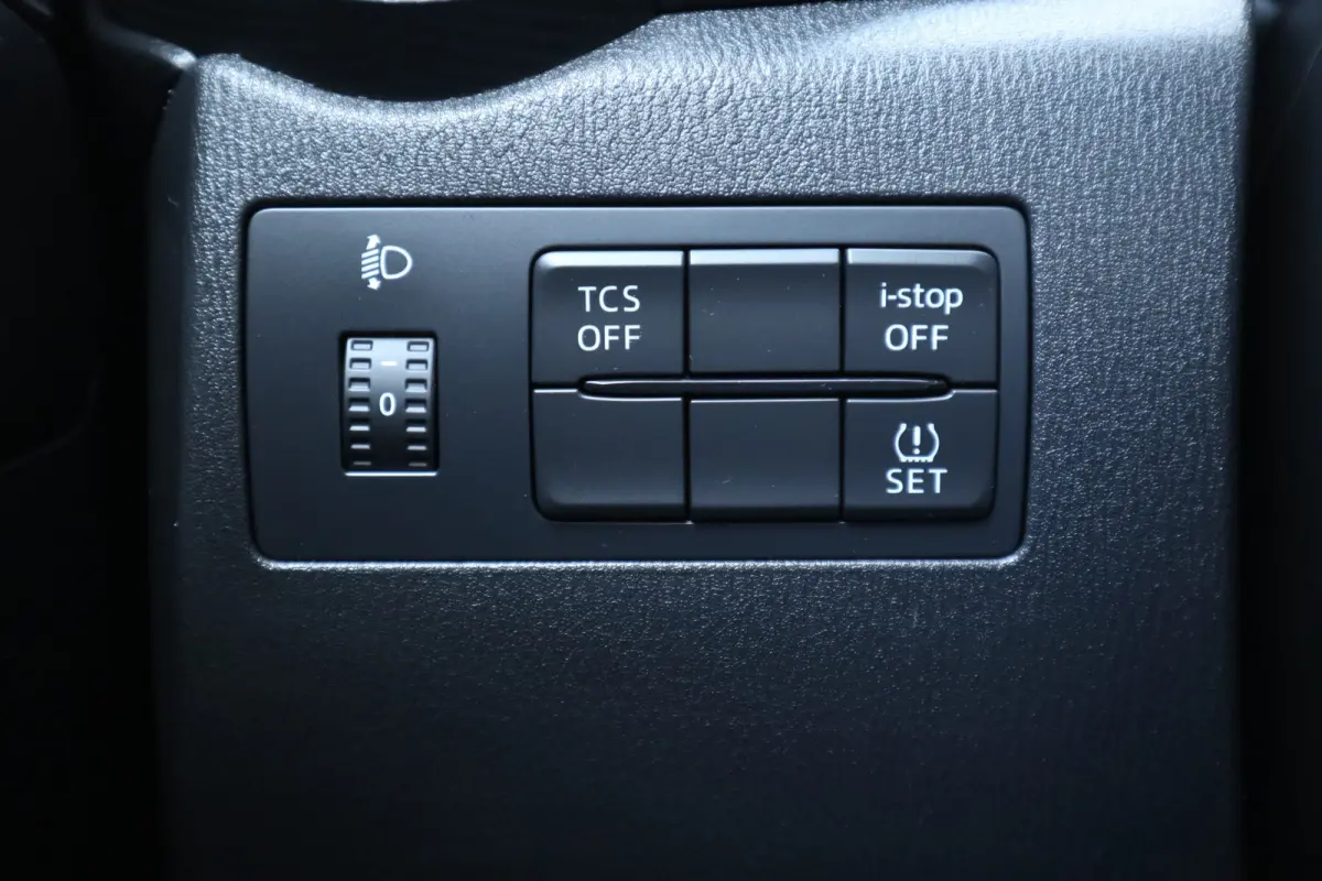 2.0 SkyActiv-G 121 Sportive Clima / Navi / Cruise / Apple-Android / LM-Velgen