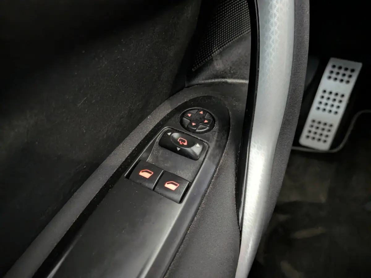 1.2 PureTech Chic Airco, Cruise Control, Trekhaak, Stuurbekrachtiging