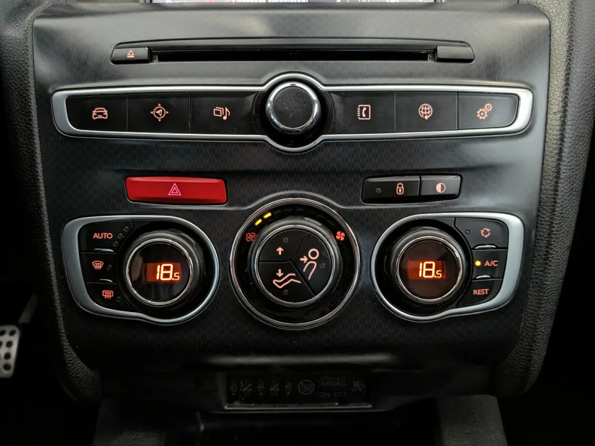 1.2 PureTech Chic Airco, Cruise Control, Trekhaak, Stuurbekrachtiging