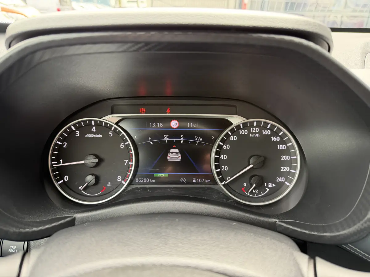 115pk Enigma (Camera - Stoel-/- voorruitverwarming - LED - Keyless Entry - 19"- Automatische Airco - Navigatie)