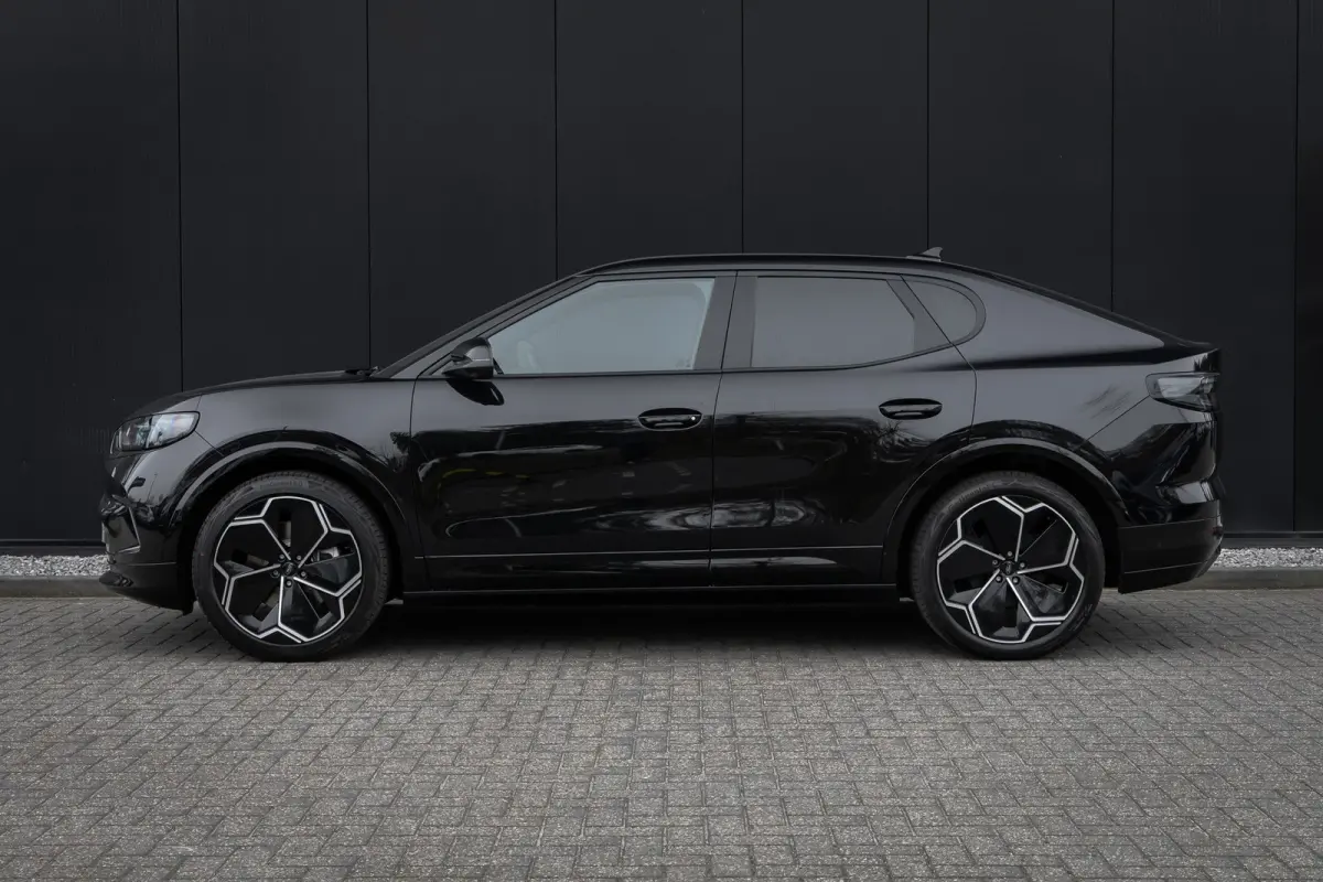 Premium Extended Range RWD 79 kWh | Wamrtepomp | Trekhaak | AGR-stoelen | Panoramadak | Head-up | 21 inch