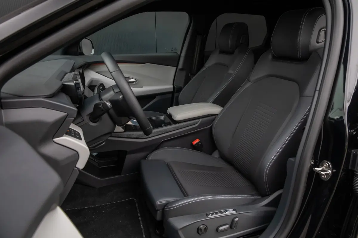 Premium Extended Range RWD 79 kWh | Wamrtepomp | Trekhaak | AGR-stoelen | Panoramadak | Head-up | 21 inch