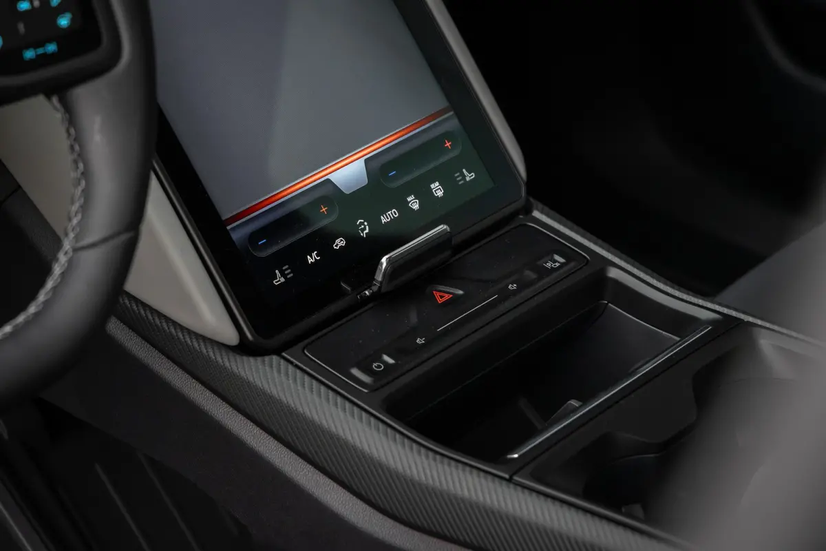 Premium Extended Range RWD 79 kWh | Wamrtepomp | Trekhaak | AGR-stoelen | Panoramadak | Head-up | 21 inch