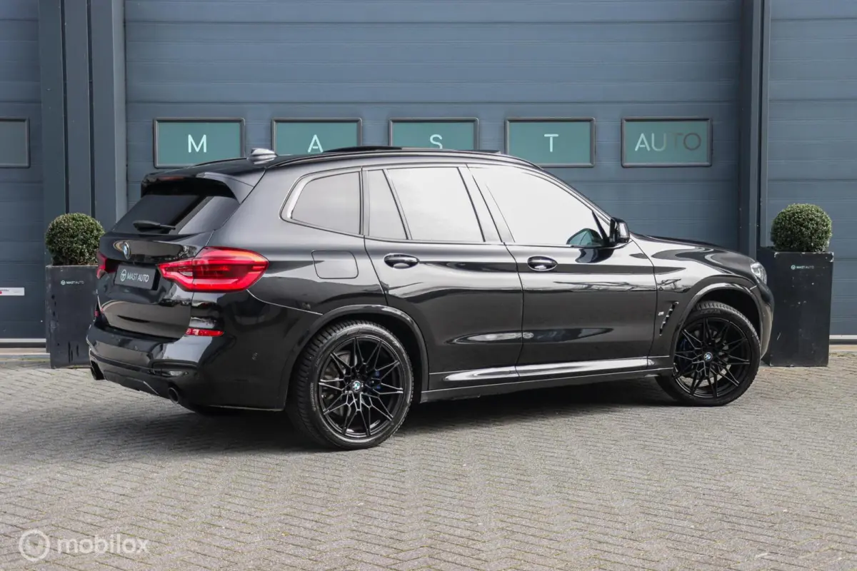 xDrive30e High Executive|M-Seats|PANO|H&K|HUD|Carbon|LED