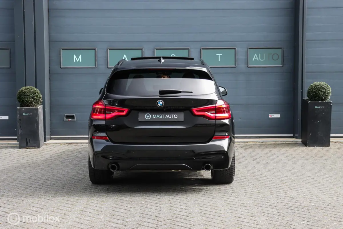 xDrive30e High Executive|M-Seats|PANO|H&K|HUD|Carbon|LED