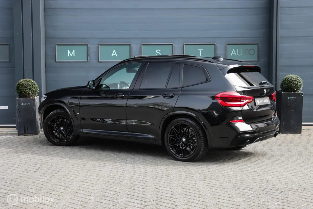 xDrive30e High Executive|M-Seats|PANO|H&K|HUD|Carbon|LED