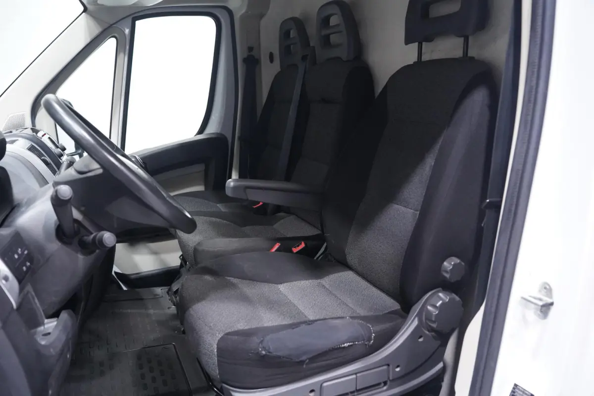 2.3 Mjet 130 pk L4H2 Navi, Cruise control Laadruimte Pakket, PDC achter, APK 12-2026, 3-Zits