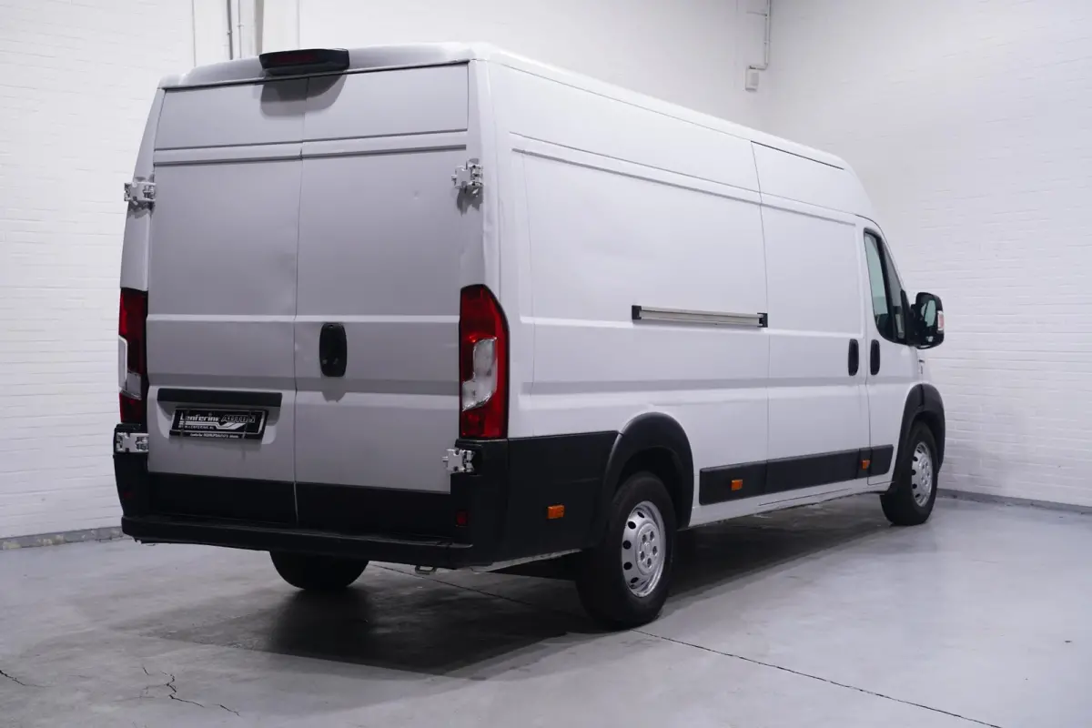 2.3 Mjet 130 pk L4H2 Navi, Cruise control Laadruimte Pakket, PDC achter, APK 12-2026, 3-Zits