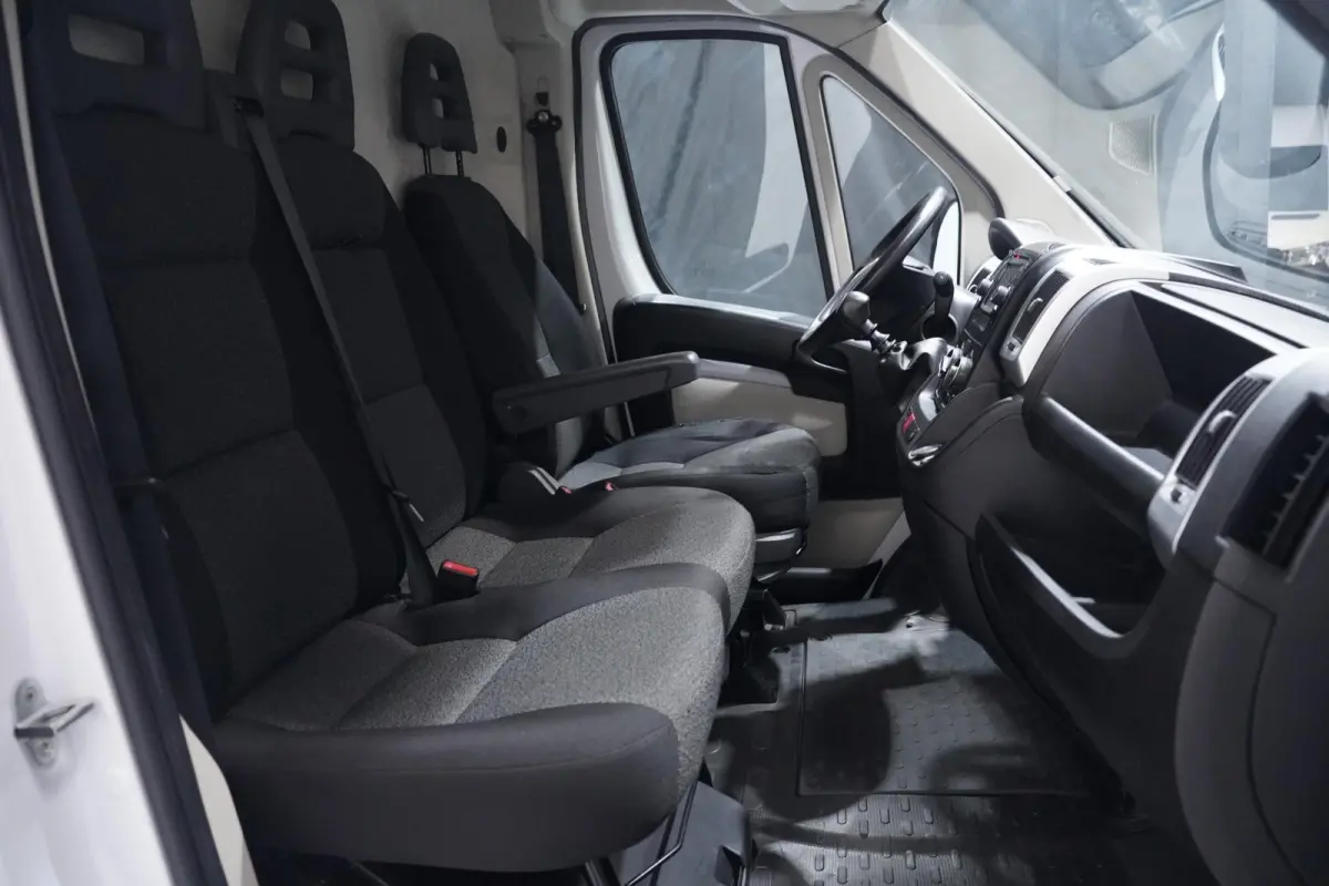 2.3 Mjet 130 pk L4H2 Navi, Cruise control Laadruimte Pakket, PDC achter, APK 12-2026, 3-Zits