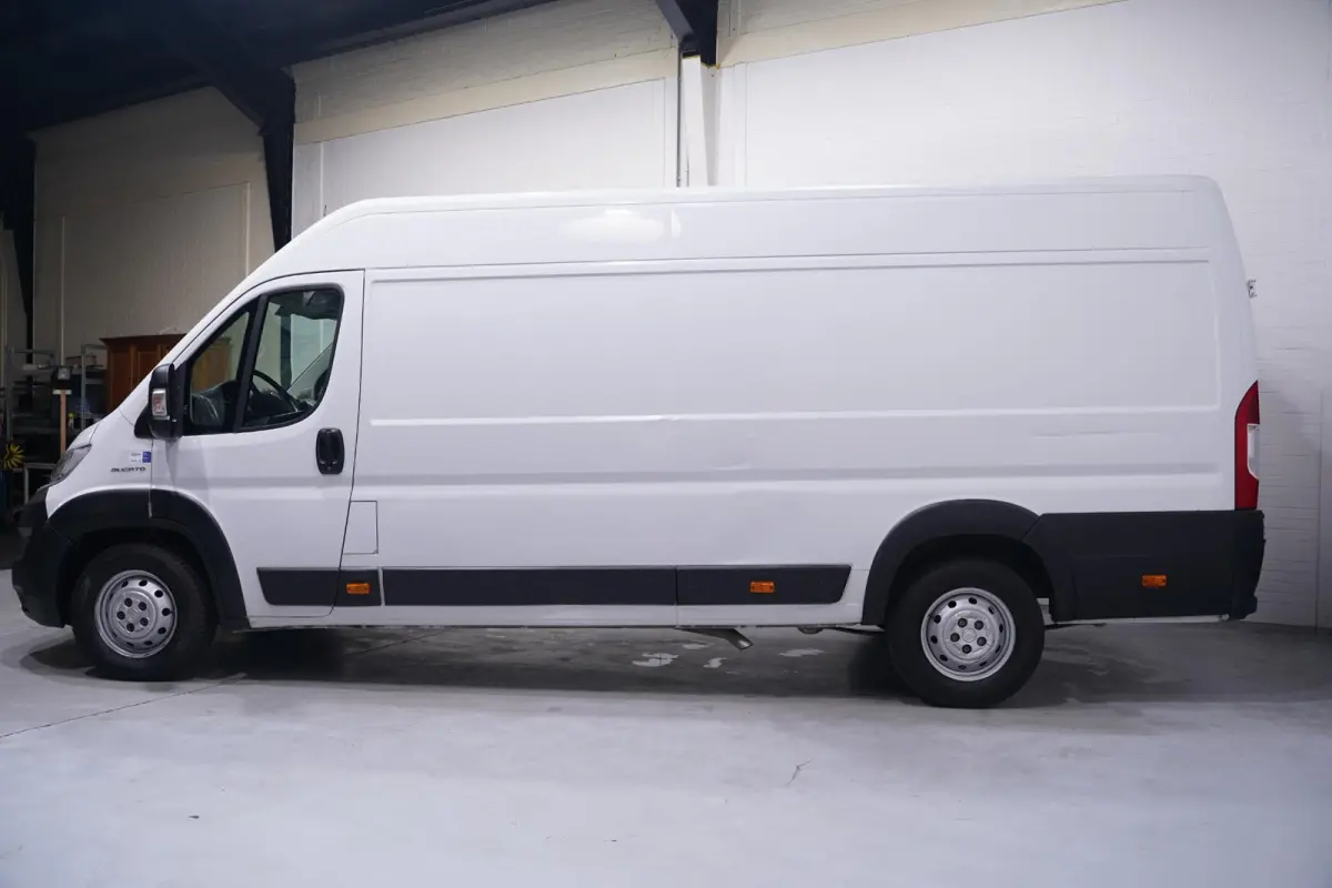2.3 Mjet 130 pk L4H2 Navi, Cruise control Laadruimte Pakket, PDC achter, APK 12-2026, 3-Zits