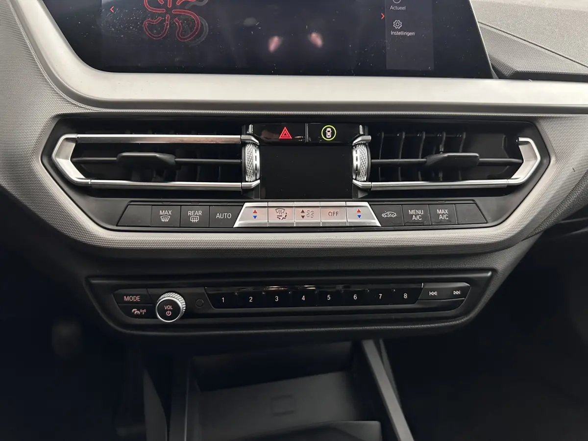 116D Executive Edition *DIGI-COCKPIT | FULL-LED | NAVI-FULLMAP | AMBIENTLIGHT | CRUISE | KEYLESS | PRIVACY-GLASS | ECC | PDC | 16"ALU*