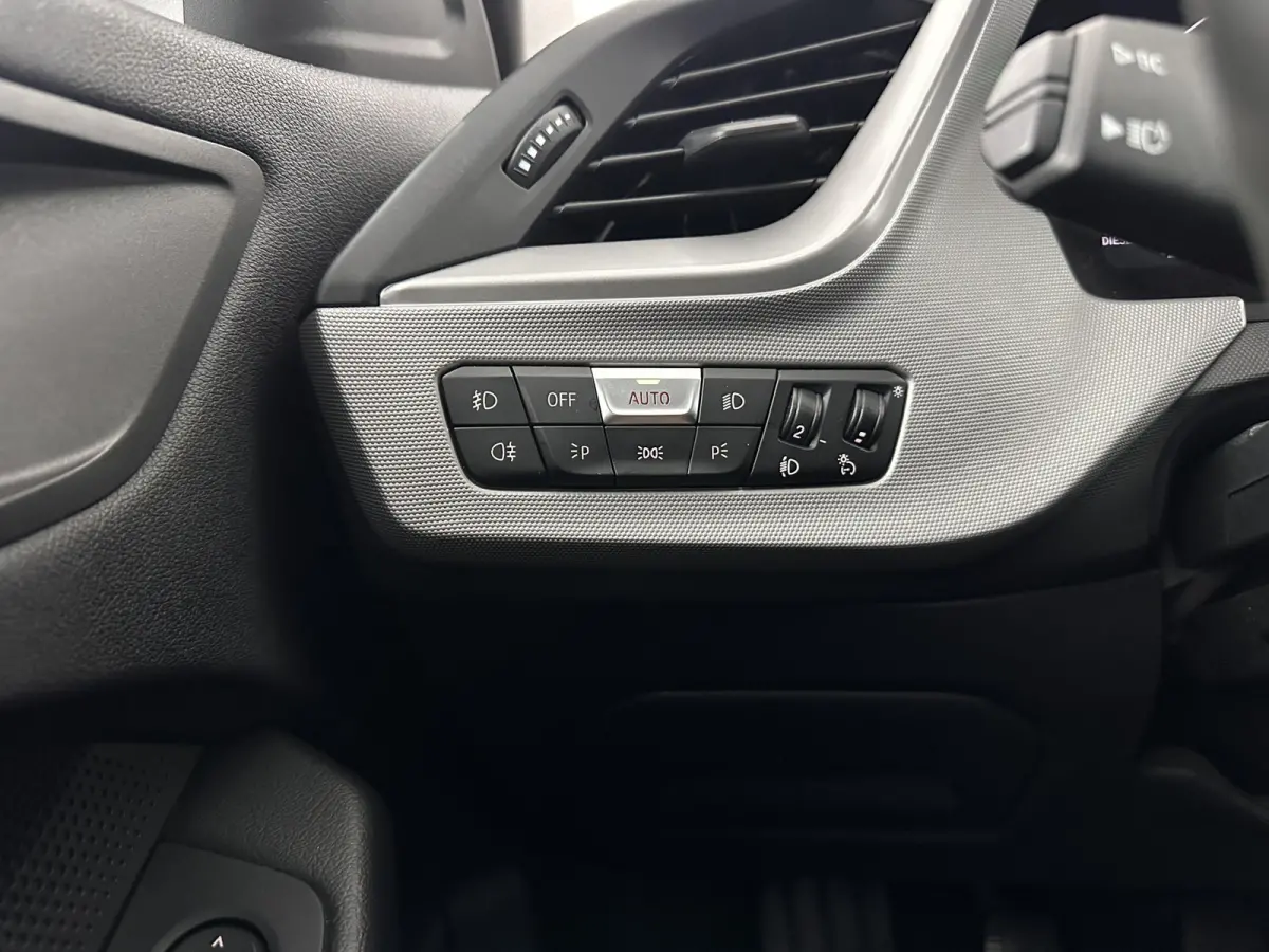 116D Executive Edition *DIGI-COCKPIT | FULL-LED | NAVI-FULLMAP | AMBIENTLIGHT | CRUISE | KEYLESS | PRIVACY-GLASS | ECC | PDC | 16"ALU*