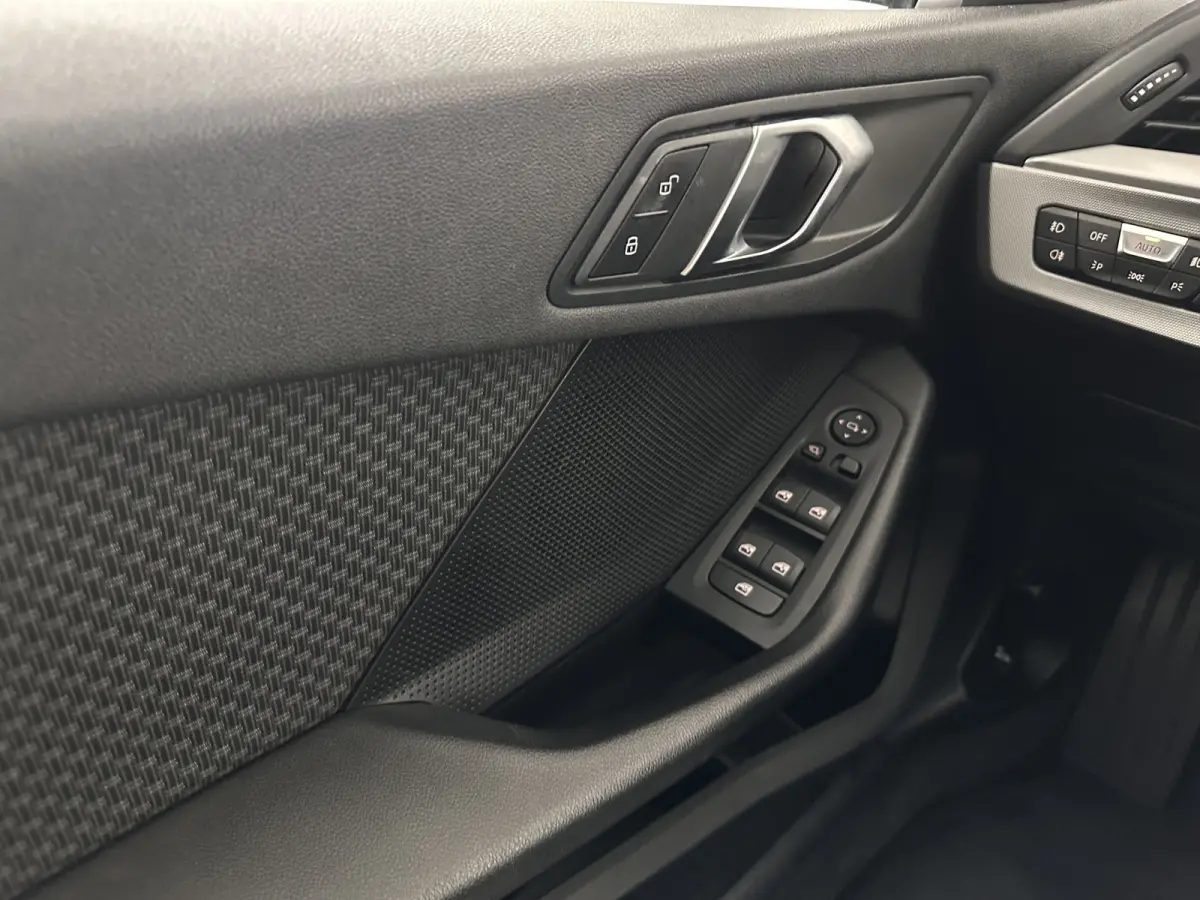 116D Executive Edition *DIGI-COCKPIT | FULL-LED | NAVI-FULLMAP | AMBIENTLIGHT | CRUISE | KEYLESS | PRIVACY-GLASS | ECC | PDC | 16"ALU*