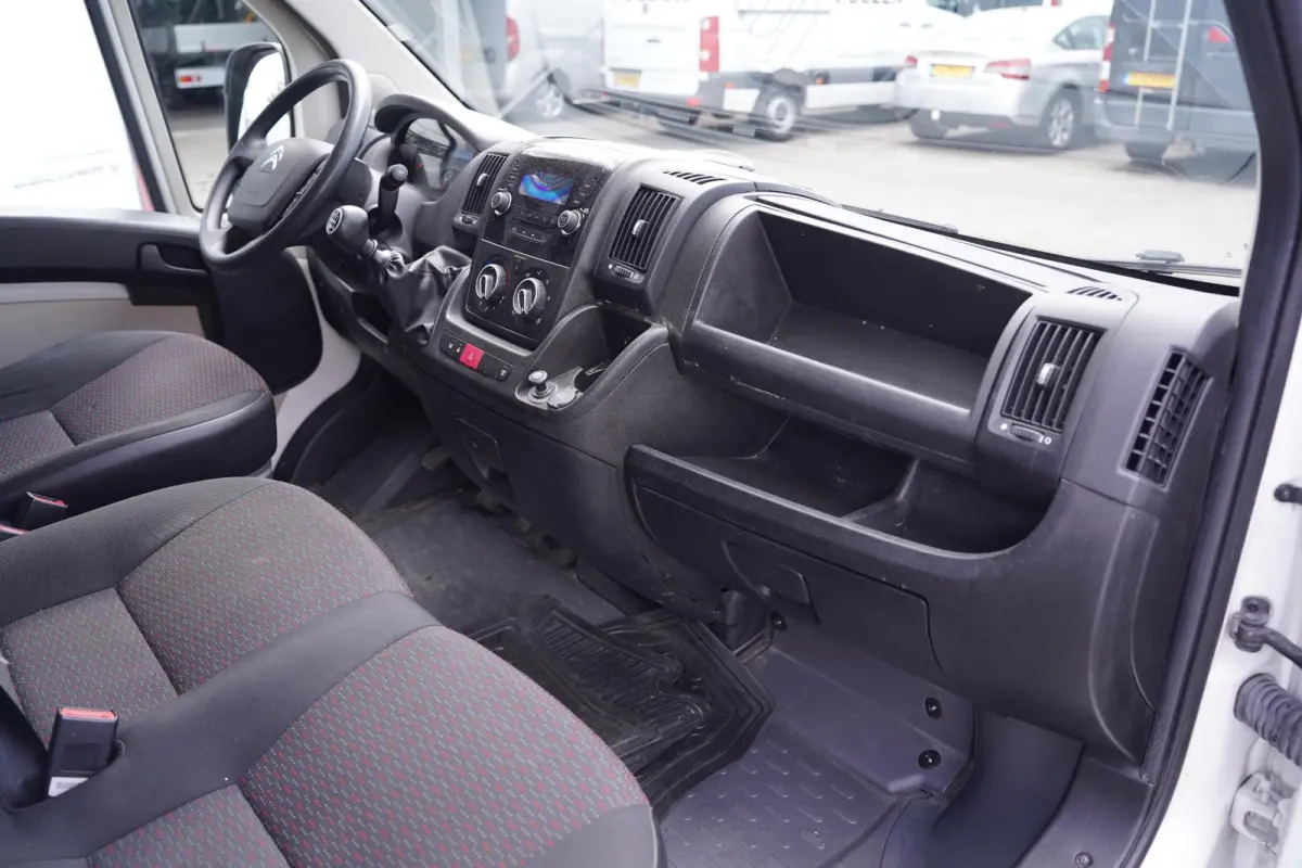 2.0 BlueHDi 130 pk L2H2 Airco Cruise control, PDC achter, Slechts 83 dkm, 3-Zits