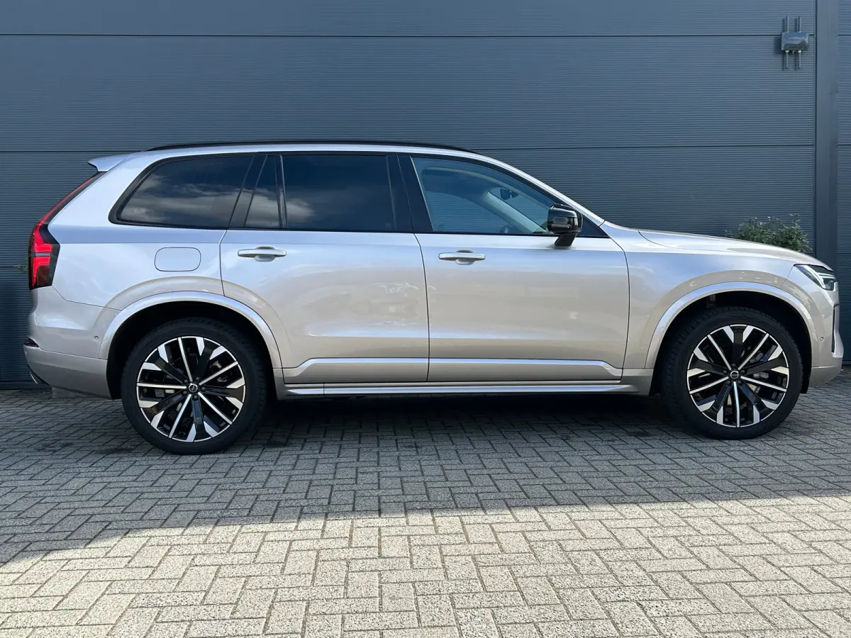 2.0 T8 Plug-in hybrid AWD Ultra Dark | Bowers&Wilkins | Luchtvering | 360 camera | Trekhaak | HU-Display | Massage |