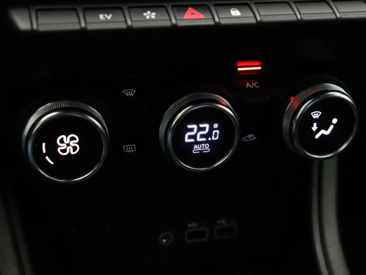 E-Tech Hybrid 145pk Techno | Grootscherm navigatie | Digitaal dashboard | Achteruitrijcamera |