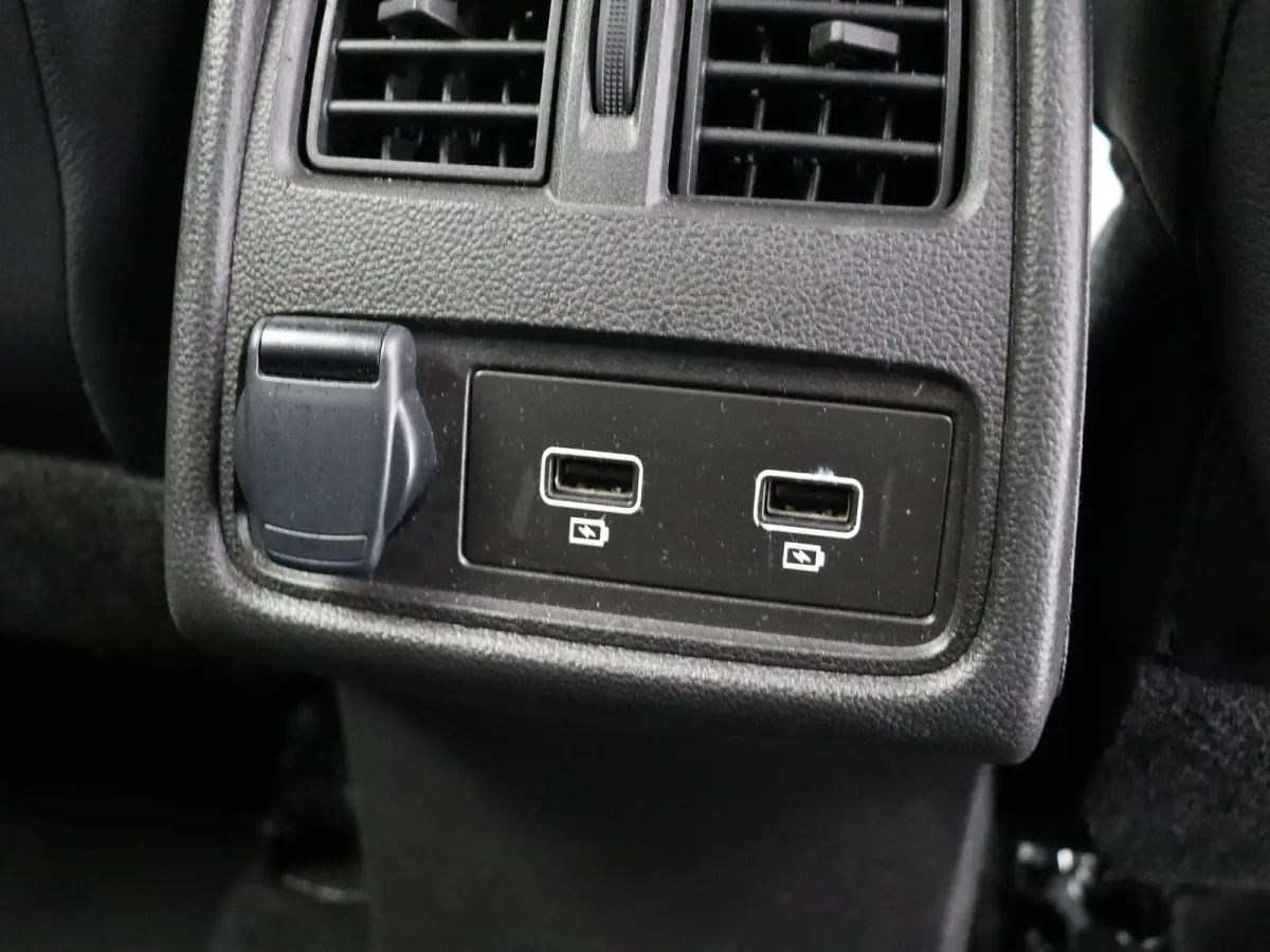 E-Tech Hybrid 145pk Techno | Grootscherm navigatie | Digitaal dashboard | Achteruitrijcamera |