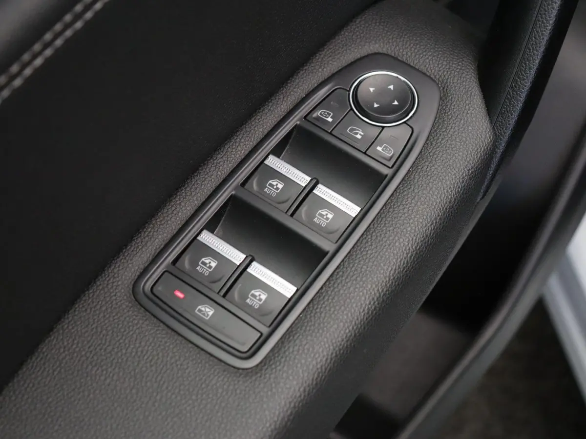 E-Tech Hybrid 145pk Techno | Grootscherm navigatie | Digitaal dashboard | Achteruitrijcamera |