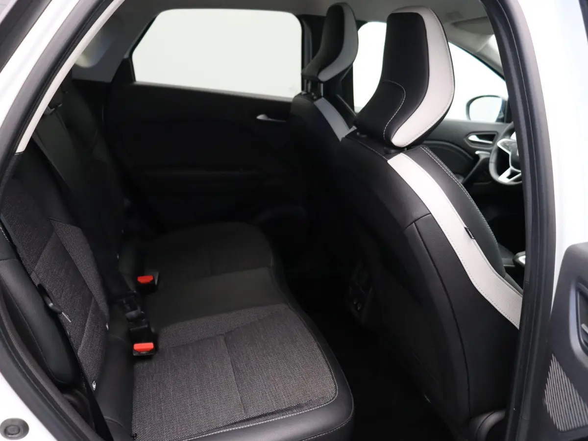 E-Tech Hybrid 145pk Techno | Grootscherm navigatie | Digitaal dashboard | Achteruitrijcamera |