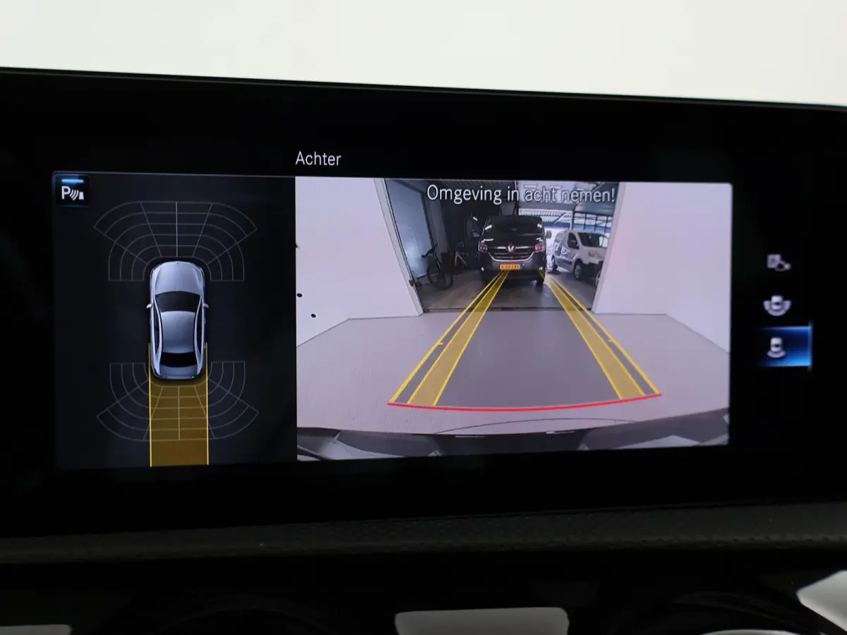 250e 218 PK SEDAN + PANORAMA | SFEERVERLICHTING | APPLE CARPLAY | MEMORY | STOELVERWARMING