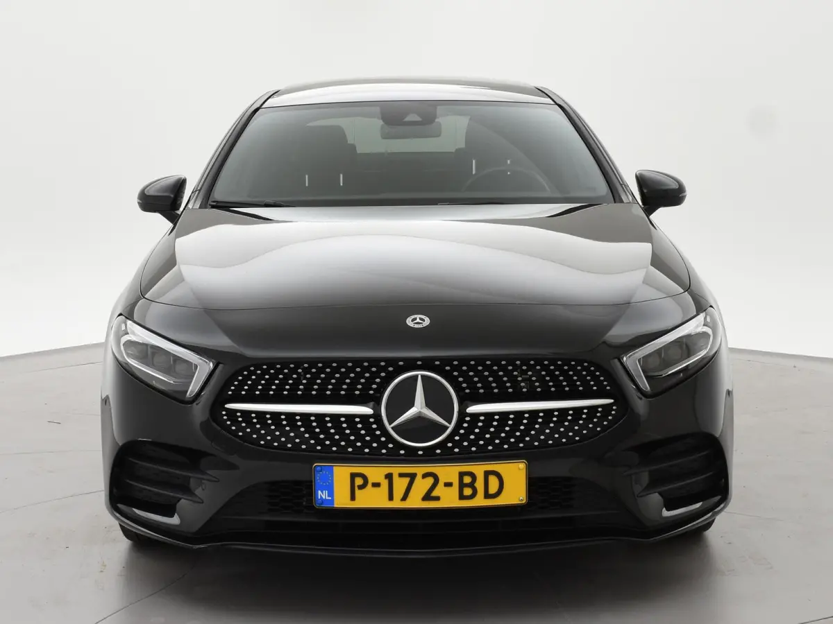 250e 218 PK SEDAN + PANORAMA | SFEERVERLICHTING | APPLE CARPLAY | MEMORY | STOELVERWARMING