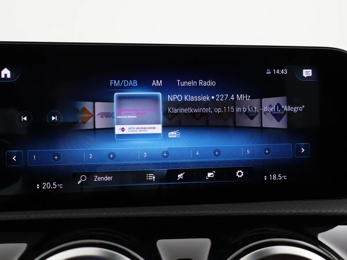 250e 218 PK SEDAN + PANORAMA | SFEERVERLICHTING | APPLE CARPLAY | MEMORY | STOELVERWARMING