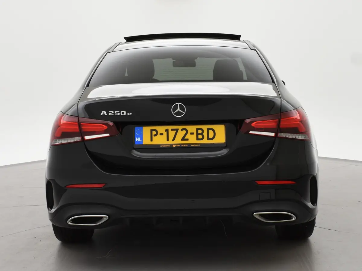 250e 218 PK SEDAN + PANORAMA | SFEERVERLICHTING | APPLE CARPLAY | MEMORY | STOELVERWARMING