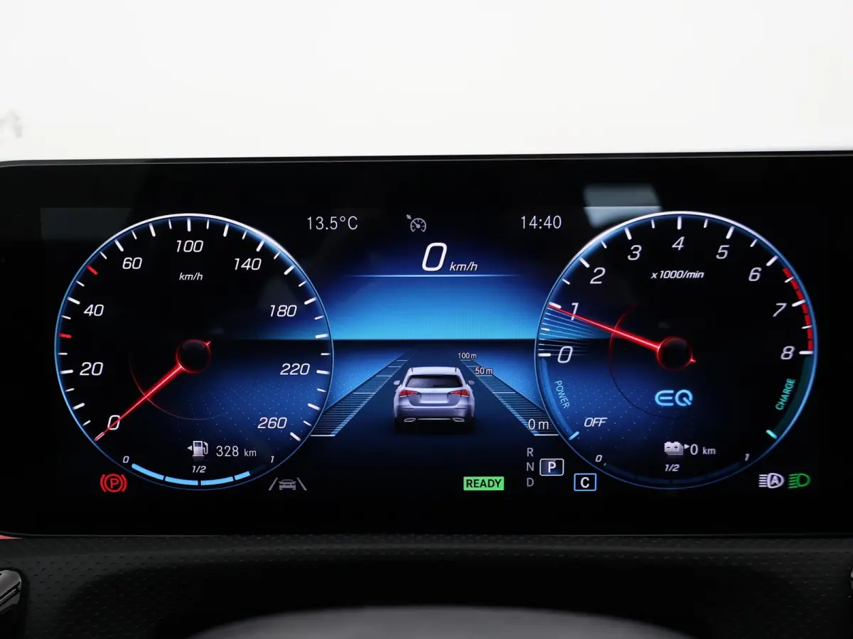 250e 218 PK SEDAN + PANORAMA | SFEERVERLICHTING | APPLE CARPLAY | MEMORY | STOELVERWARMING