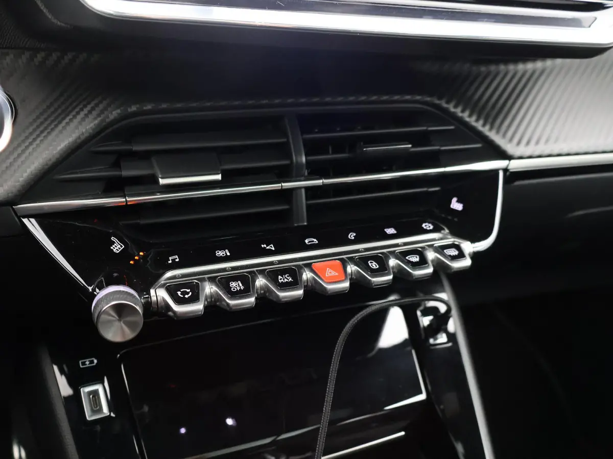 1.2 PT 130 PK AUT. GT-LINE + PANORAMA | SFEERVERL. | 3D COCKPIT | STOELVERW. | APPLE CARPLAY | CAMERA