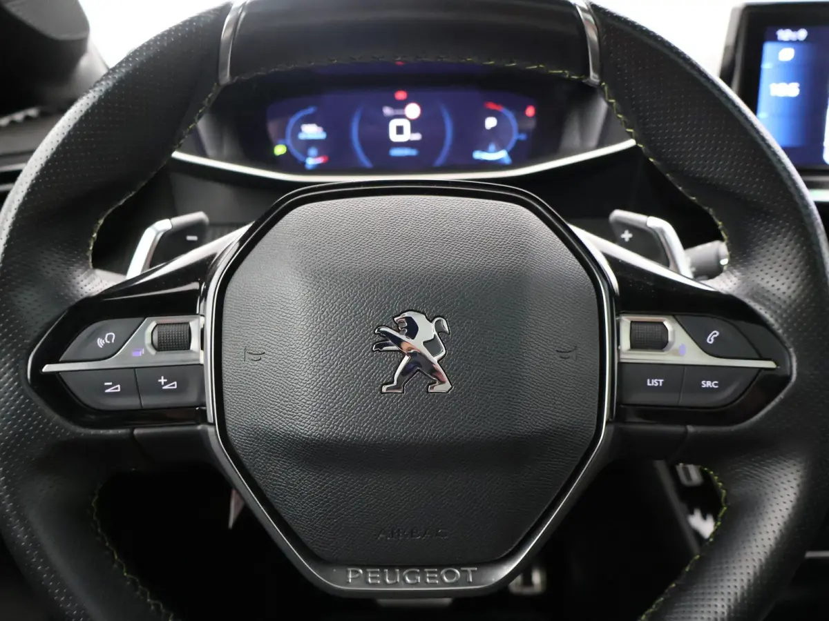 1.2 PT 130 PK AUT. GT-LINE + PANORAMA | SFEERVERL. | 3D COCKPIT | STOELVERW. | APPLE CARPLAY | CAMERA