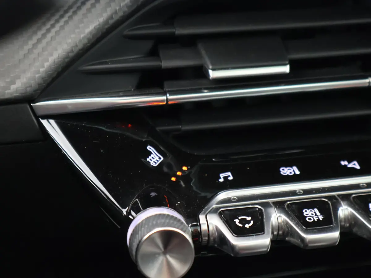 1.2 PT 130 PK AUT. GT-LINE + PANORAMA | SFEERVERL. | 3D COCKPIT | STOELVERW. | APPLE CARPLAY | CAMERA