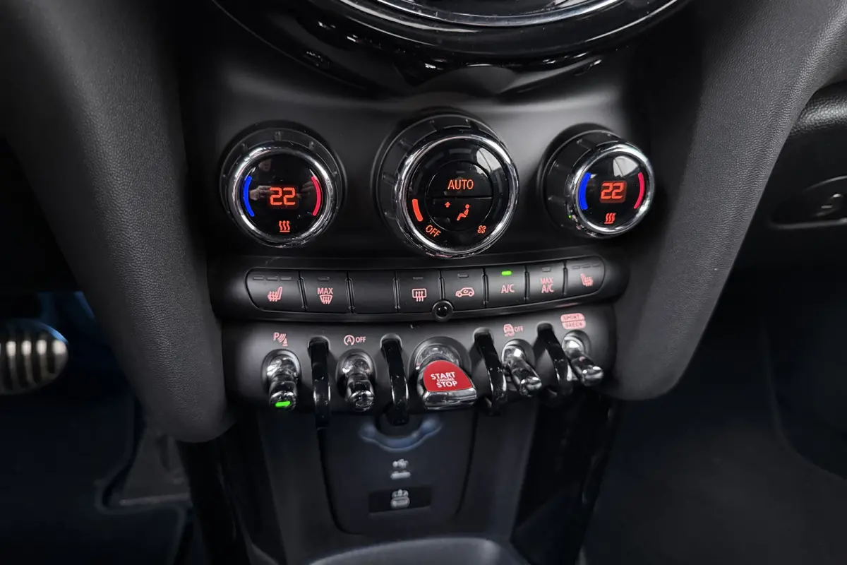 Mini 136 PK Aut. JCW-Pakket Climate Leder Camera
