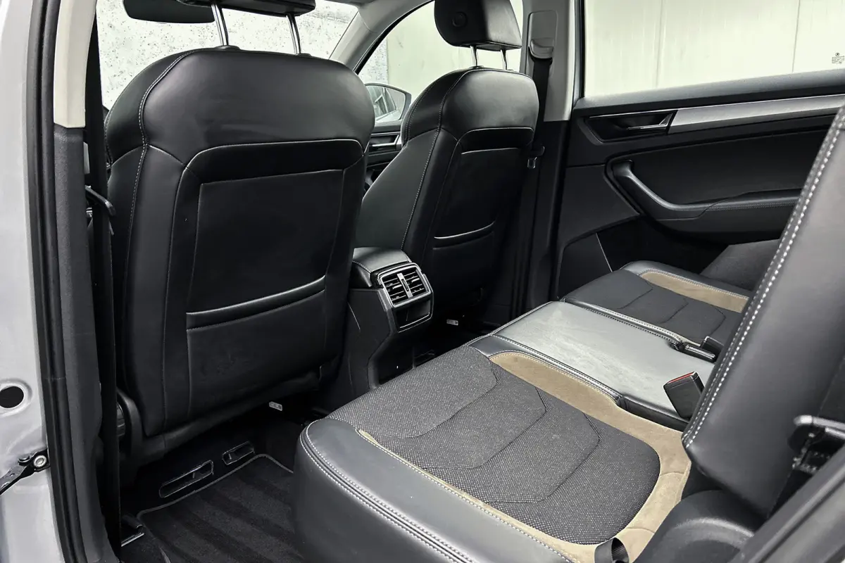 1.5 TSI Business Edition 7p. | Half leder | Camera | Apple Carplay