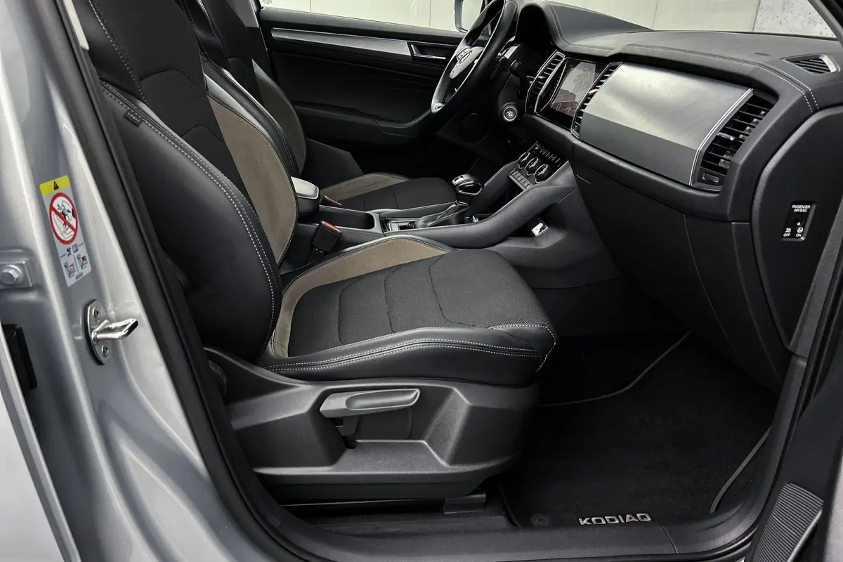 1.5 TSI Business Edition 7p. | Half leder | Camera | Apple Carplay