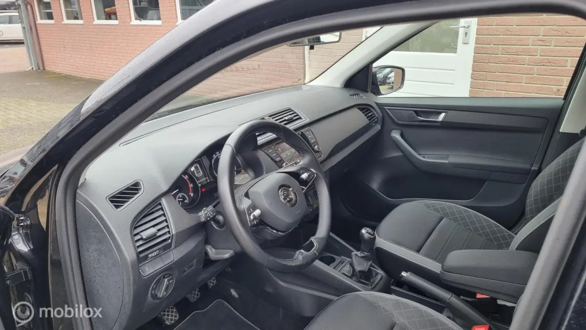 1.0 TSI Style , led,airco, sportvelgen