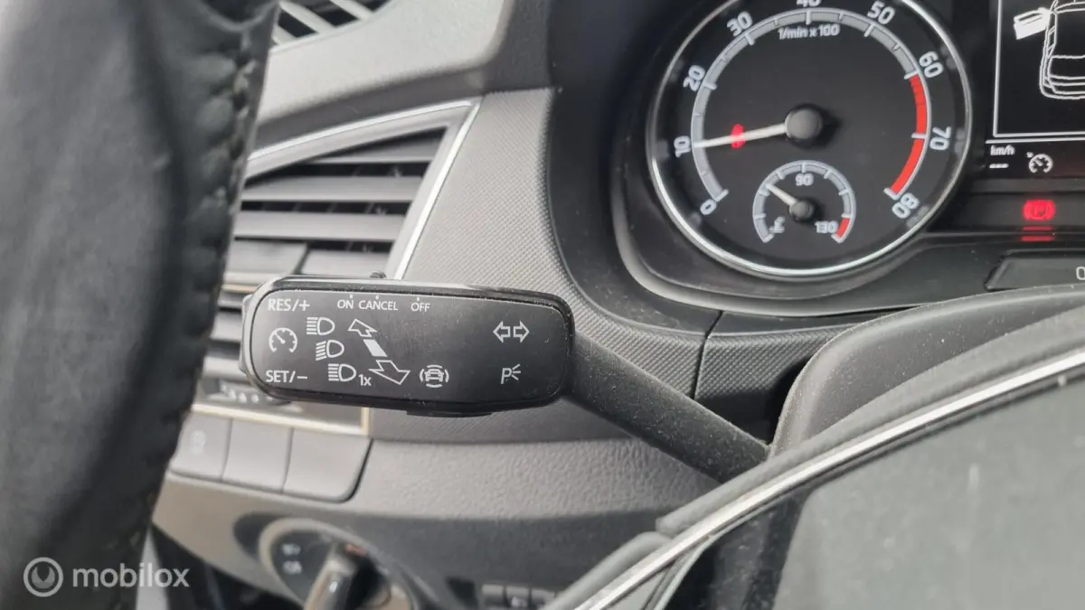 1.0 TSI Style , led,airco, sportvelgen
