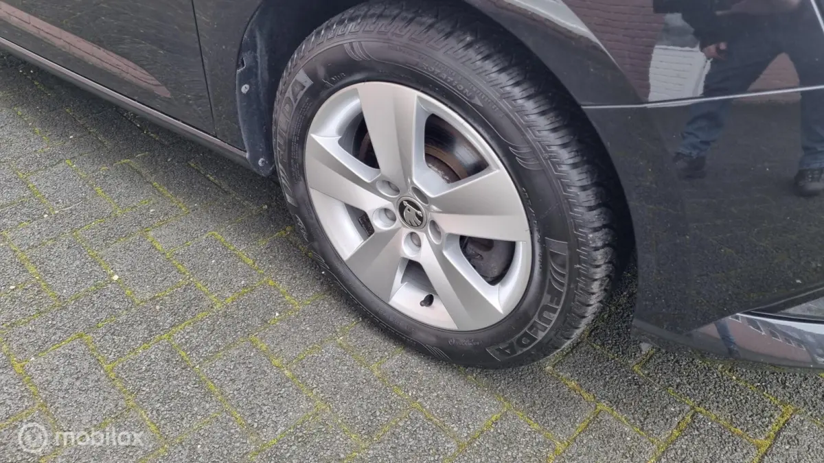 1.0 TSI Style , led,airco, sportvelgen