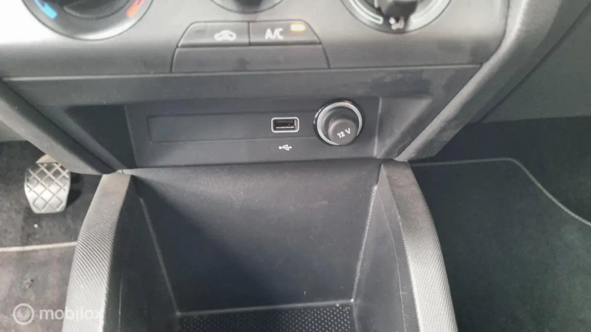 1.0 TSI Style , led,airco, sportvelgen