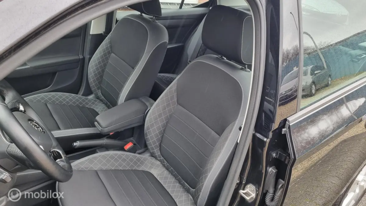 1.0 TSI Style , led,airco, sportvelgen