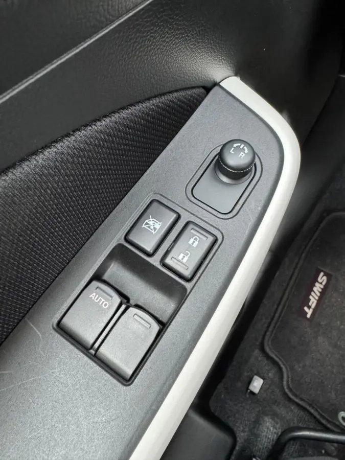 1.2 Select CarPlay/Stoelverw/Bluetooth/Camera/DAB/Nieuwe onderhoudsbeurt/1e Eigenaar