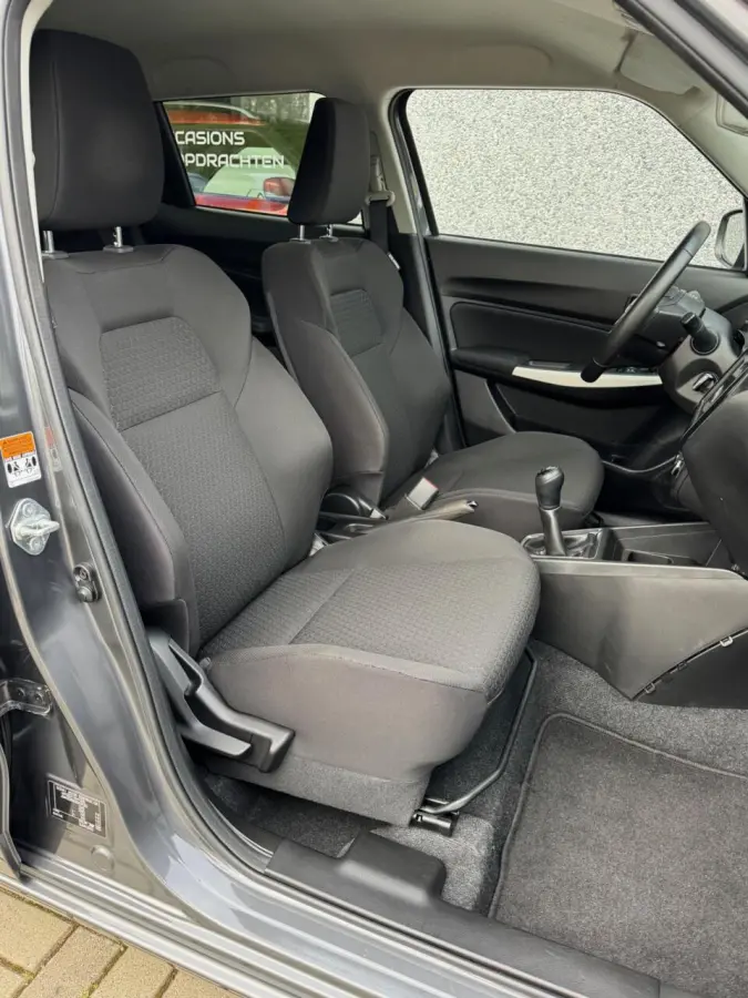 1.2 Select CarPlay/Stoelverw/Bluetooth/Camera/DAB/Nieuwe onderhoudsbeurt/1e Eigenaar